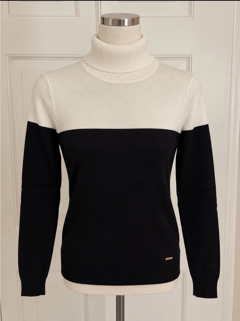 Calvin Klein Black & Cream Colorblock Turtleneck Sweater